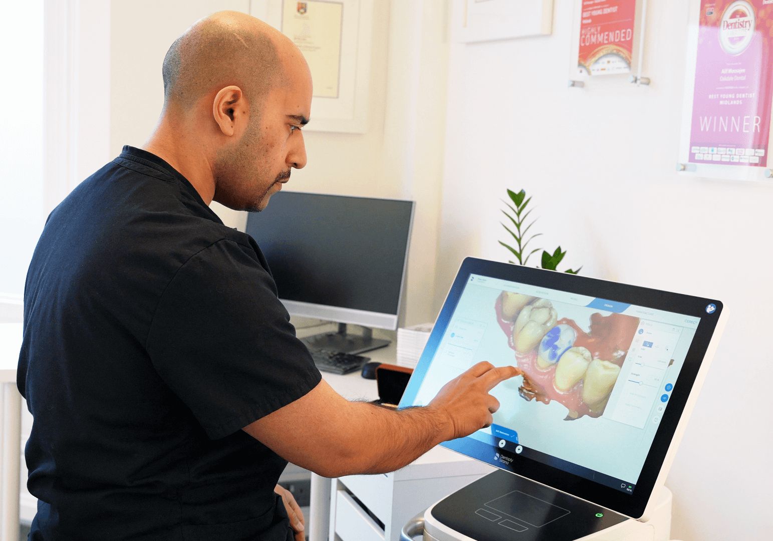 cost of implant $variable({"type":"content","value":{"name":"post_title","settings":{"before":"","after":""}}})$